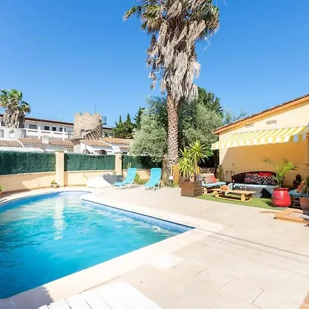 Dom wakacyjny S46-casa De Vacaciones Climatizada Con Piscina, En El Centro Junto Al Mar, Barbacoa Y Wiifi *