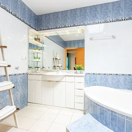 S46-casa De Vacaciones Climatizada Con Piscina, En El Centro Junto Al Mar, Barbacoa Y Wiifi בית נופש *