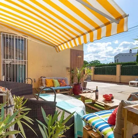 Dom wakacyjny S46-casa De Vacaciones Climatizada Con Piscina, En El Centro Junto Al Mar, Barbacoa Y Wiifi
