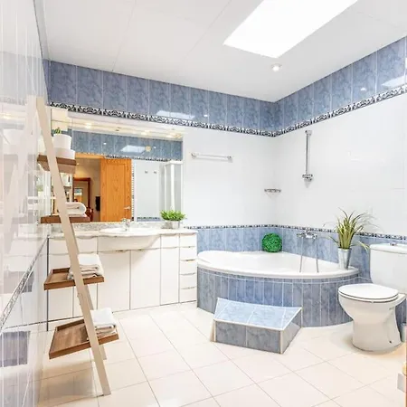 Dom wakacyjny S46-casa De Vacaciones Climatizada Con Piscina, En El Centro Junto Al Mar, Barbacoa Y Wiifi Empuriabrava