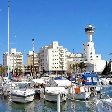 Dom wakacyjny S46-casa De Vacaciones Climatizada Con Piscina, En El Centro Junto Al Mar, Barbacoa Y Wiifi Empuriabrava