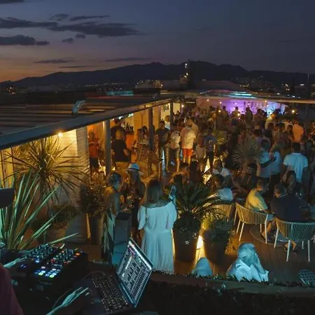 Dom wakacyjny S46-casa De Vacaciones Climatizada Con Piscina, En El Centro Junto Al Mar, Barbacoa Y Wiifi *